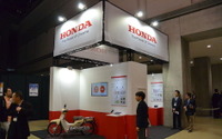 【ATTT 2017】ホンダ、国内外で実施中のテレマティクス活用の実証実験をデモ展示 画像
