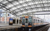 星野源「恋」が列車接近メロディに---センバツ期間中の阪神甲子園駅 画像