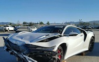 ホンダ NSX 新型、事故車がオークションに出品中…米国 画像