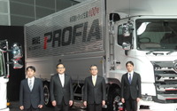 【日野 トラック 新型】安全性が一段と向上、停止車両や歩行者も検知…市橋社長も太鼓判 画像