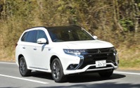 【三菱 アウトランダーPHEV Sエディション 試乗】欧州仕様のサスは高速で真価を発揮する…丸山誠 画像