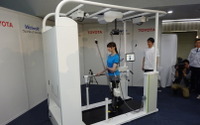 【池原照雄の単眼複眼】トヨタ、ロボット群で少子高齢化と闘う…リハビリ支援タイプを完成 画像