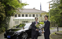 メルセデスベンツ日本、ドイツ大使館公用車として S300hロング を納車 画像