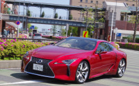【レクサス LC500 試乗】LFA 直系を感じさせるV8の乾いた咆哮…諸星陽一 画像