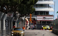 ルノー メガーヌRS 次期型、F1のヒュルケンベルグ選手が試乗…さて、評価は? 画像