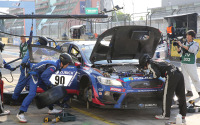 【ニュル24時間】レース中にも進化見せた! スバル ディーラーメカニックの活躍 画像