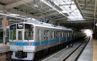 小田急電鉄、利用者10万人以上の全駅にホームドア設置へ 画像