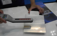 【ものづくりワールド2017】肉眼では見えない静電気を確認できる小型モニタを展示…阪和電子工業 画像