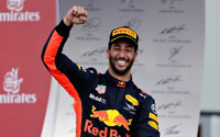【F1 アゼルバイジャンGP】リチャルドが今季初優勝、スタートからアクシデント続出で波乱のレースに 画像