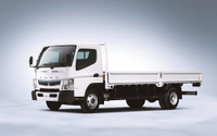 三菱ふそう、小型トラック キャンター の2017年モデルを発売…改良型エンジン搭載 画像