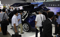 【PVJapan2017】テスラの蓄電池のパワーウォール登場…モデルX にも人だかり 画像