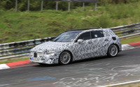 280馬力の新エンジン快調!メルセデス Aクラス 次期型、ニュルで高速テスト 画像