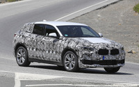 内外装は意外と大人しい? BMW最小クーペSUV「X2」をスクープ 画像