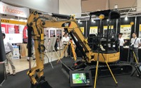 建設機械に後付けしICT化するデバイス、ミニ油圧ショベルの例…日本キャタピラー 画像