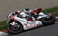 【鈴鹿8耐】チームメイトを黙らせるためにもトップタイムを維持…高橋巧 画像