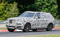 ロールスロイス初のSUV、250km/hで爆走する…ニュルで高速テスト 画像