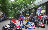 東京都心を佐藤琢磨がカートでパパパァーン!! スポーツは入口が大事 画像