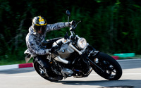 【BMW R nineT スクランブラー 試乗】気負わず乗れる普段着のような相棒…青木タカオ 画像