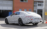 メルセデス AMG GT 4ドア、パナメーラ 風の後部デザインが判明 画像