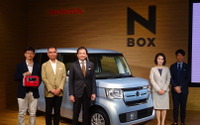 【ホンダ N-BOX 新型】寺谷日本本部長「旧モデルも売れるなかで異例の高レベル」…事前受注は2.5万台に 画像