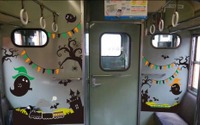 高崎湘南色115系はハロウィン仕様に 10月 画像