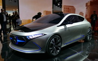 【フランクフルトモーターショー2017】メルセデス EQA…新ブランド第2弾は小型EV 画像
