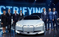 【フランクフルトモーターショー2017】BMW i ビジョンダイナミクス…第3の i は4ドアクーペEV 画像