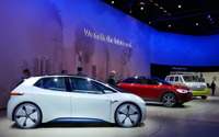 【フランクフルトモーターショー2017】VWの新世代電動車 I.D.、2020年から3車種発売へ 画像