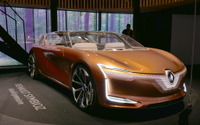 【フランクフルトモーターショー2017】ルノーが自動運転EVの シンビオズ を発表…車と住宅を統合 画像