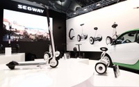 【フランクフルトモーターショー2017】セグウェイ、都市の新輸送システムを提案…電動キックスクーター 画像