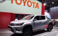 【フランクフルトモーターショー2017】トヨタ ハイラックス 新型、「無敵」のカスタマイズ…50周年を祝う 画像