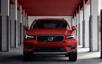 ボルボ XC40、EVとハイブリッド設定へ…全車電動化戦略の一環 画像