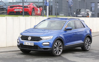 VWの「R計画」着々と…新型SUV T-ROC にも310馬力スポーツ仕様 画像