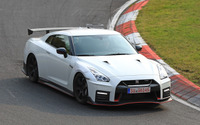 まだまだ進化する日産 GT-R NISMO、改良モデルがニュルでテスト開始 画像