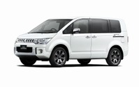 三菱 デリカD:5、冬の特別仕様車「シャモニー」を発売…そういう時期です 画像