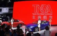 トヨタ カムリ 新型を中国で発売…HVと2種類のガソリン【広州モーターショー2017】 画像