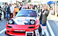 ガルパンコスプレと痛車の共演 大洗あんこう祭 画像