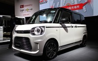 白・赤・青でもっと楽しく、もっと自分らしく…ダイハツブース、東京オートサロン2018&大阪オートメッセ2018で 画像