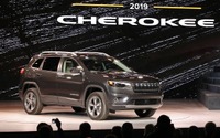 ジープ チェロキー 改良新型、新世代コネクト搭載…デトロイトモーターショー2018 画像