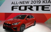 キアの小型セダン、フォルテ 新型は燃費向上…デトロイトモーターショー2018で公開 画像