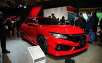 無限がシビックを洗練、エアロの一体感をめざした…東京オートサロン2018詳細画像 画像