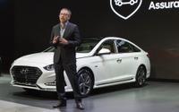 ヒュンダイ ソナタHV 改良新型を発表、カムリ、アコード、ティアナのクラス…シカゴモーターショー2018 画像