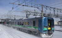 JR北海道の新型電気式ディーゼルカー「DECMO」が落成…キハ40系を置き換えへ 画像