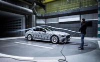 メルセデスAMG GTクーペ のティザーイメージ…実車はジュネーブモーターショー2018で公開へ 画像