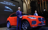 ジャガー E-PACE のターゲットユーザーは30-40代、女性比率4割目指す 画像