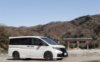 【ホンダ ステップワゴン モデューロX 試乗】車高と車重を意識させない一体感のある走り…片岡英明 画像