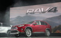 トヨタ RAV4 新型、「SUVとは何かを問いかけたい」佐伯禎一チーフエンジニア 画像