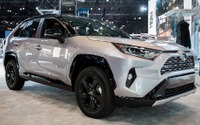 トヨタ RAV4 新型、欧州に2019年投入へ…ハイブリッドと2.0ガソリン 画像
