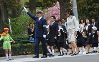 都内の歩行中の事故72%が横断歩道 警視総監が新入学児童に横断訓練 画像