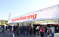 【SUPER GT 第1戦】ホンダ モデューロブースで乗車体験 画像